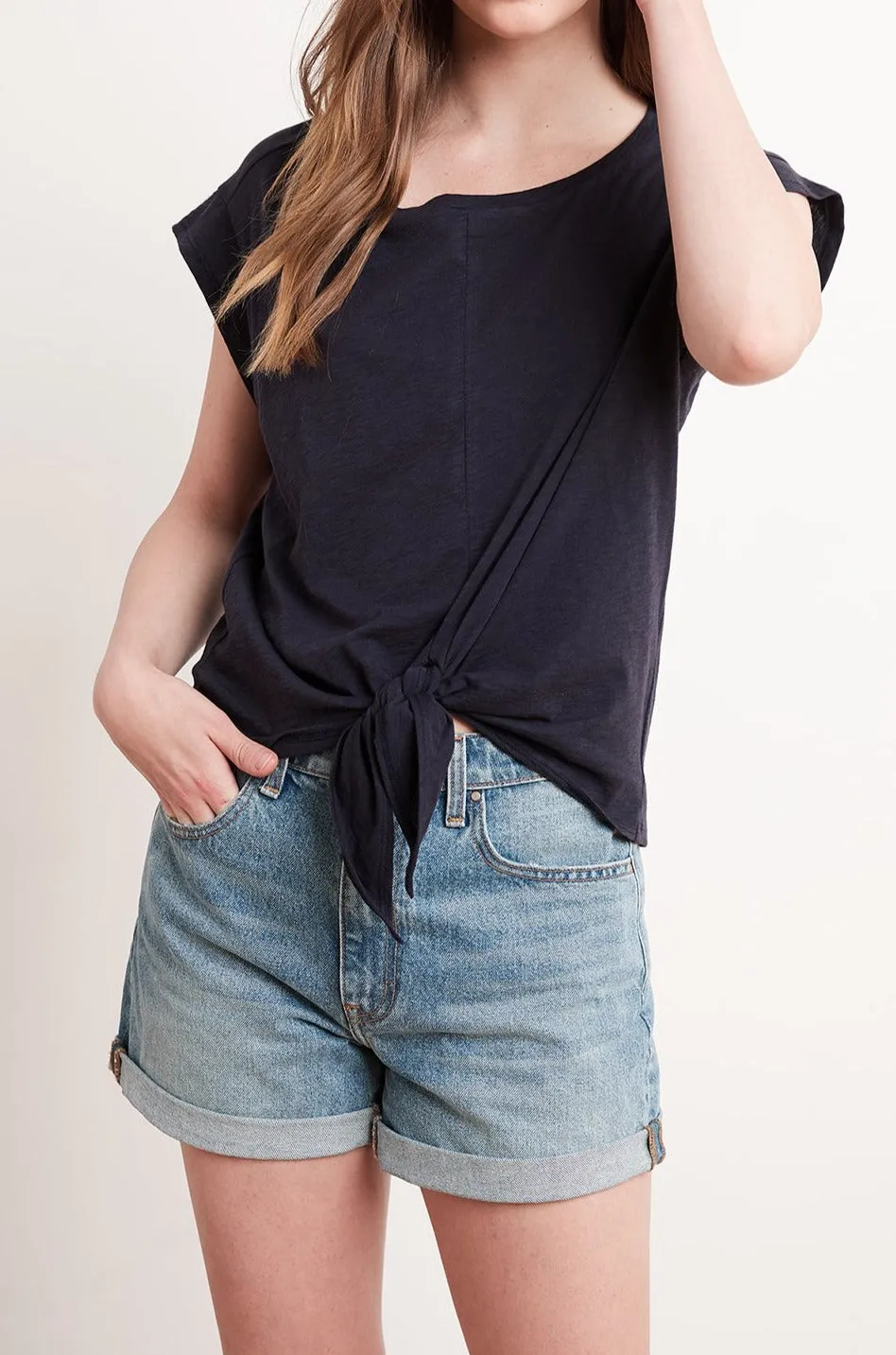 ANN KNOT FRONT TEE