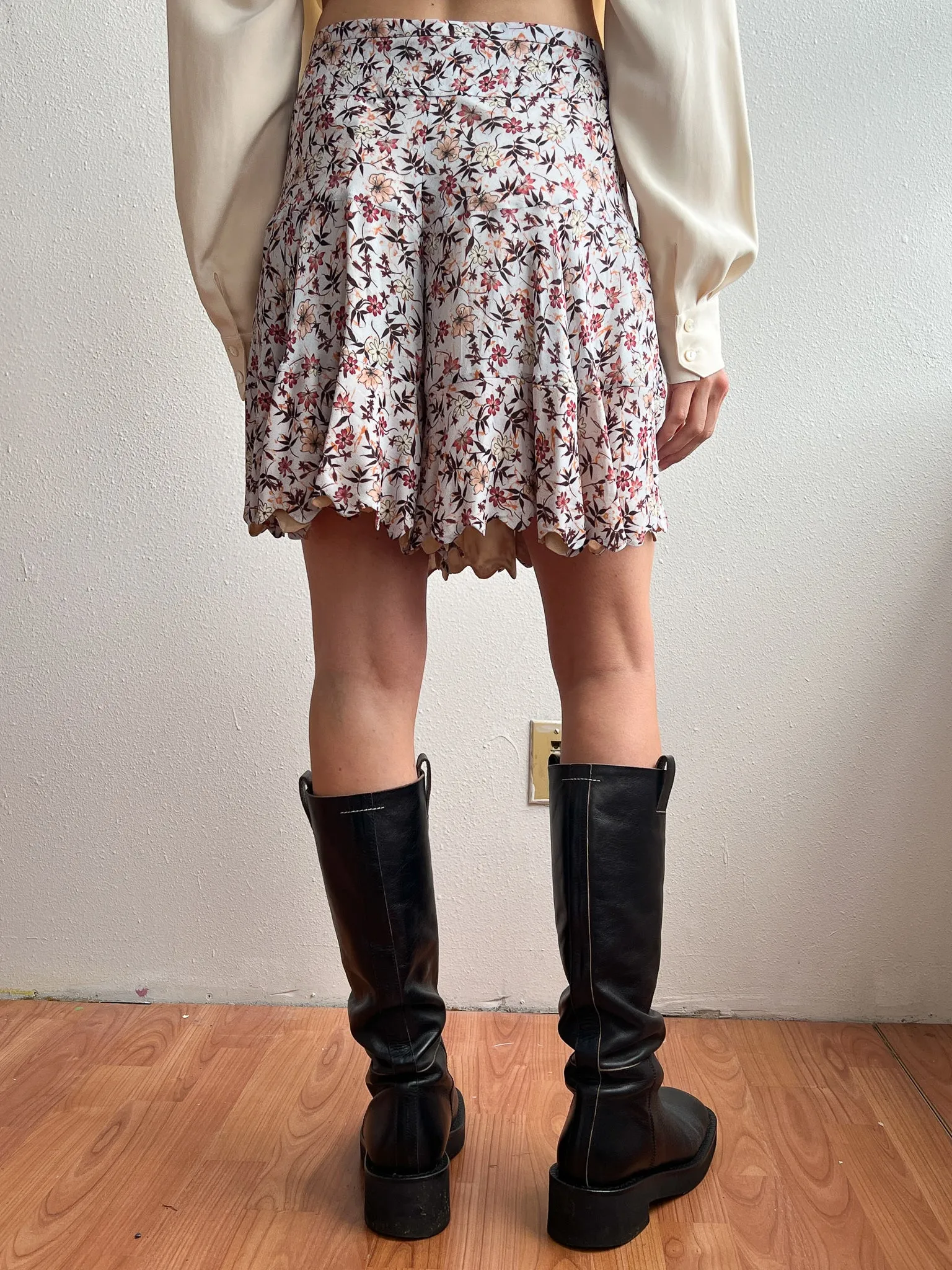 Chloe Floral Flowy Mini Shorts (M/L)